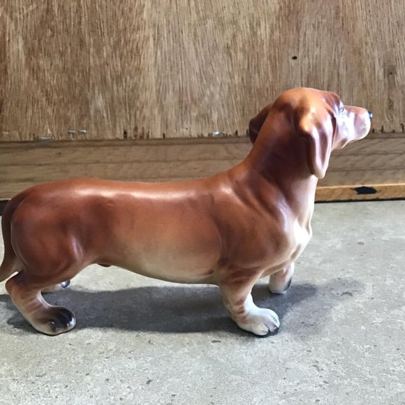 Adorable Dachshund Porcelain Dog Figurine. Made in Japan - Picture 3 of 9